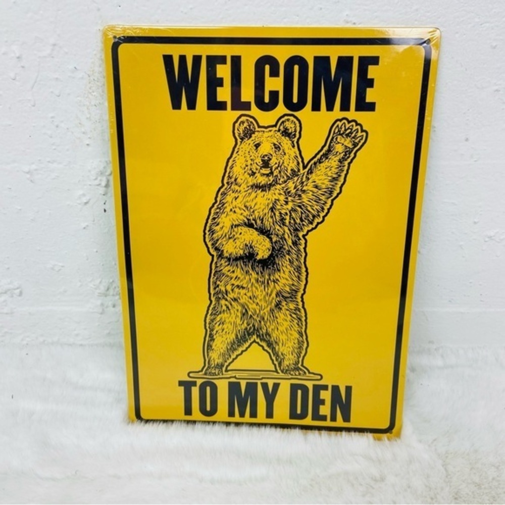 NWOT Yellow & black welcome to my den grizzly bear waving sign
